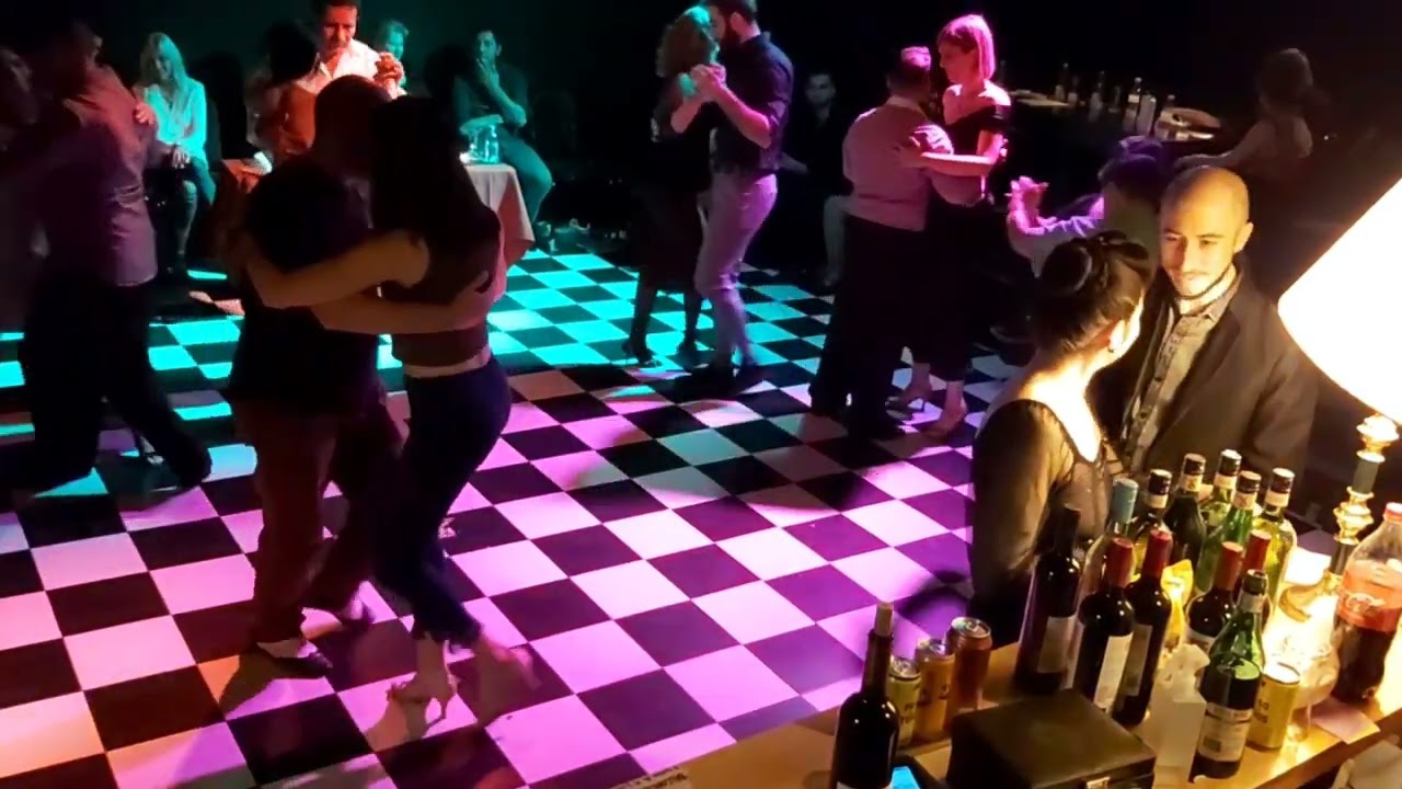 Color Tango: desde el alma. Para bailar un bello Vals ❤️ en YUYO BRUJO Ushuaia🇦🇷TDJ Aldo Vilte