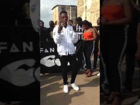 Amoros main le feu au tournage de son clip #Djamanan