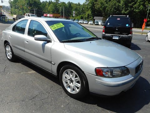 2004 Volvo S60 2.4L w/Leather and 30.5 MPG (Cumming, Georgia)
