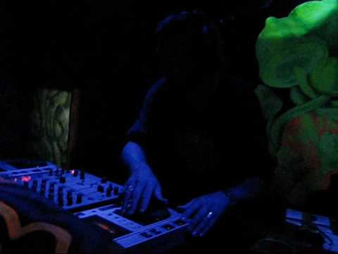 Shawnodese @ Atomic Tales [22.05.2010 INQbator - Katowice, Poland]