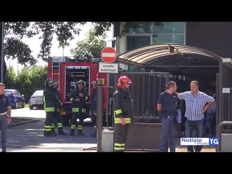 2018-09-06 PRATO - ZAINO IN CESTINO, ALLARME BOMBA ALLA QUESTURA
