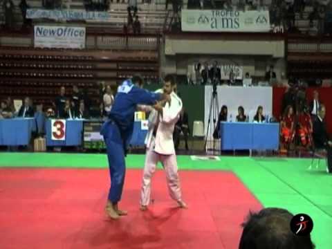italiajudo_Camp Ita Assoluti Novara 2011 - Nicandro Buono  vs Giulio Mezzadri - 100 kg