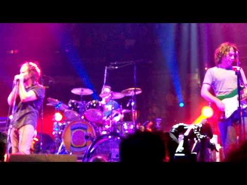 Pearl Jam 10.31.09 Spectrum Philly 4 - Halloween - Pilate