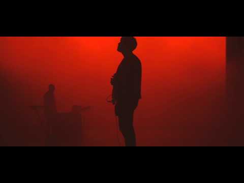 키스누 (Kisnue) / Noise In My Head (Official Music Video)