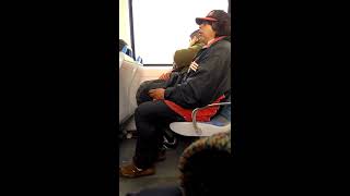 Borracho en el tren Roca cantando "De nada sirve" - Moris - Rock Nacional - Agosto 2017 HD