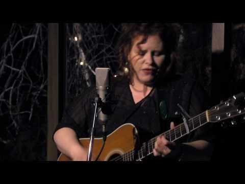 Suzie Vinnick - Little One (version2)