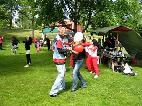 Kroken dansar på sin svensexa