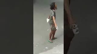 Download lagu Status wa keren dan lucu😂orang gila joget di pinghir jalan mp3