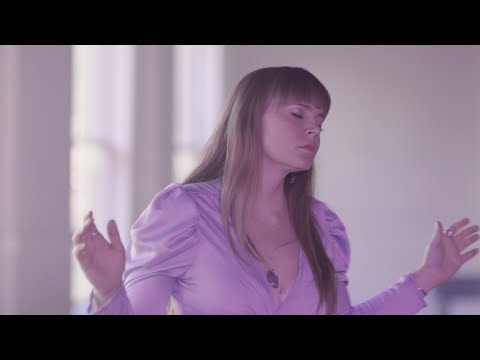 Courtney Marie Andrews - It Must Be Someone Else's Fault (Official Video)