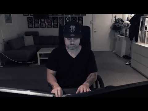 Join me in my studio for 1 minute