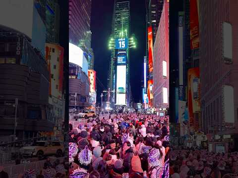 This Is the Times Square New Year’s Eve 6 PM Countdown Before the New Year’s Eve Ball Goes Up 🥳💞