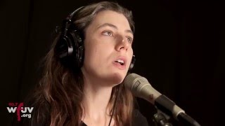Julia Holter - "Feel You" (Live at WFUV)