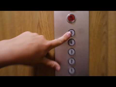 Old Unknown (mb Calu) traction elevator/lift in Apelgatan 2, Norrköping, Sweden