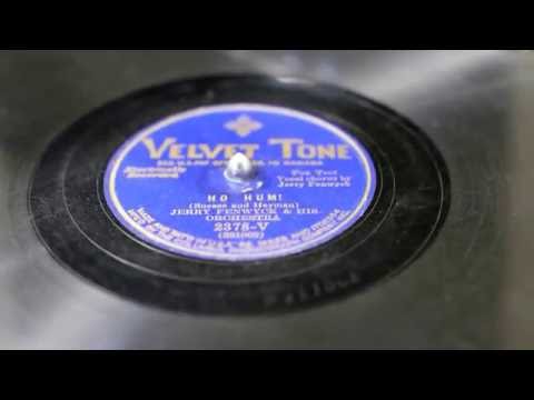 "Ho Hum!" - Jerry Fenwyck and his Orchestra (v/Elmer Feldkamp as Jerry Fenwyck)