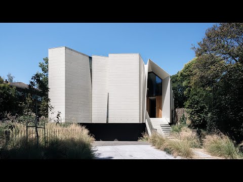 This Off-Grid Limestone and Timber House Is One of Australia’s Most Sustainable Homes