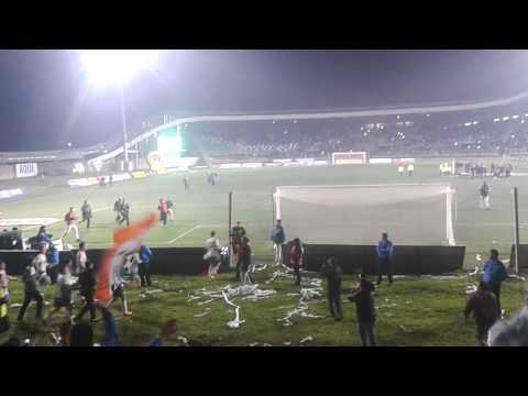 "Celebrando el campeonato en el chinquihue" Barra: Los del Sur &bull; Club: Deportes Puerto Montt