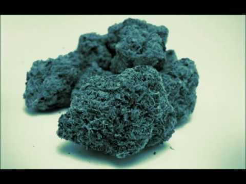 Underground mics feat. Stroke,Sosna & Αντίνομος - Μες τον καπνό