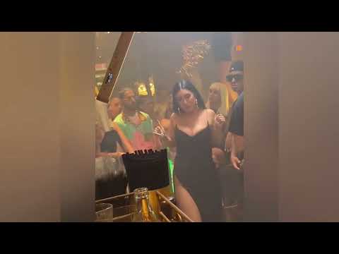 KIMI x LIGHT BACKSTAGE "LA VIDA LOCA"