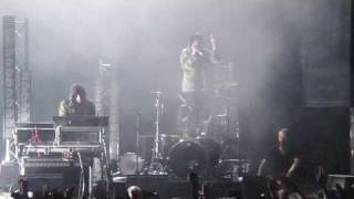 Crystal Castles - Fainting Spells 720p HD (Live @ The Fox Theater)