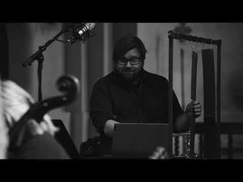 AKSIOM: Johan Svensson – Shiver (2014)