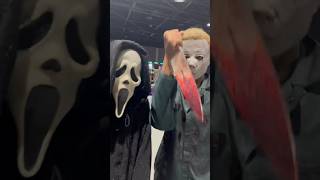 Download lagu Who scares you more Michael Myers or Ghostface? #scream #halloween #michaelmyers #ghostface #horror mp3