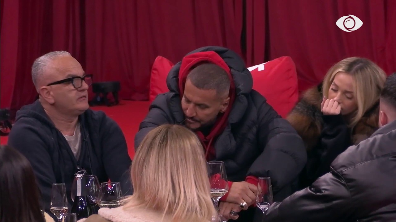 Lindja e djalit tim…/ Artani tregon historinë më të vështirë të jetës së tij mes lotësh