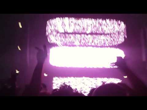 SHM vs Daft Punk - Harder, Better, Faster, Stronger - One Last Tour Toronto 2013