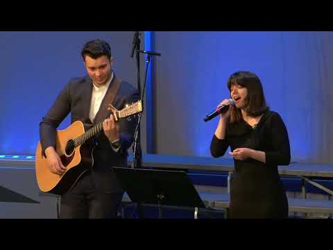 Luiza Spiridon & Robert Măimăscu - Ce dar maret e Isus salvatorul / Tot ce sunt, sunt prin harul Său