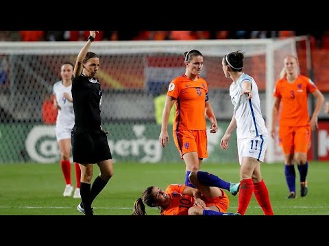 Fußball: Schiedsrichterin pfeift in Frankreichs erster Männerliga