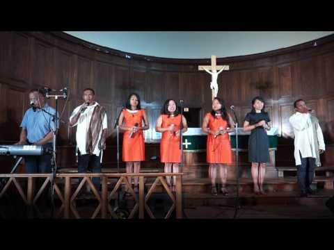 Tarika Ndriana Ramamonjy  - Na dia tsy mamontsina...