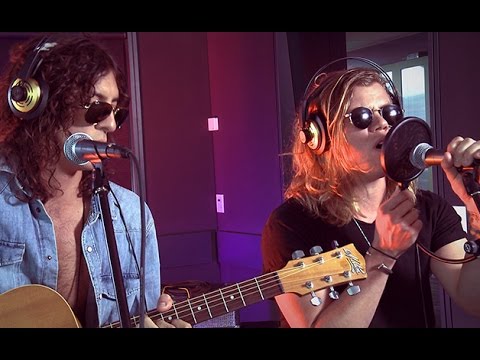 Conrad Sewell - Hold Me Up (Live)