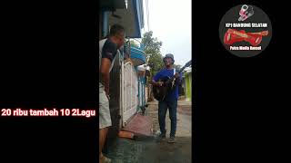 Download lagu Viral😲 suara pengamen ini merdu😲😲sampe2 di minta nyanyi 2 lagu di kasih 50 ribu😲 sama orang konplek👈 mp3