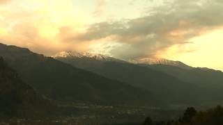 preview picture of video 'The Himalayan Resort & Spa Manali - Castle & Cottages in Manali, India - Sunrise'