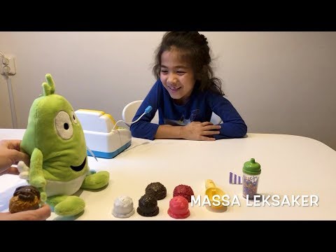 Glassaffären - Babblarna mjukisar äter glass - Babblarna testar jordgubbs- och vaniljglasstrutar