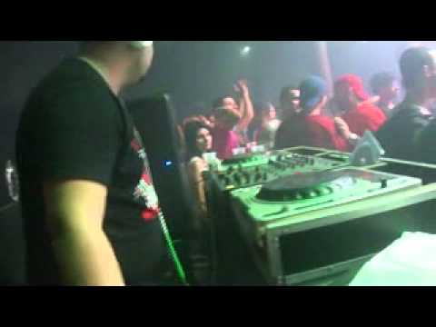 Dj Thiago Costa playing The Donkers and Bibi Iang - Confusa (T & T Project remix)