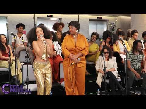 Italiana Dreamgirls - 'Ouça' (Listen)