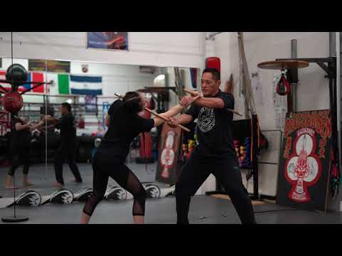 Eskrima: 12 strikes & blocks of Cacoy Doce Pares