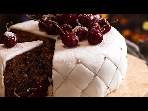 Christmas Cake - EASY moist fruit cake!