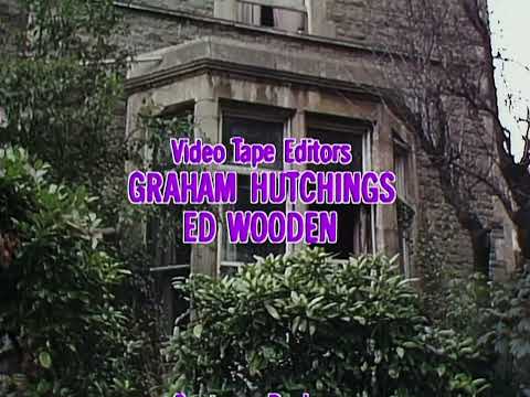 Young Ones, The S01E04: "Bomb" - End Credits