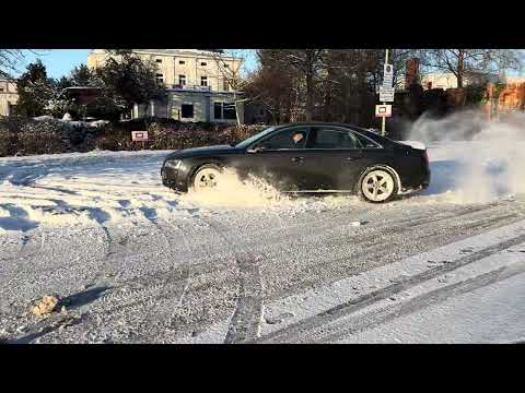 Audi A8 4.2FSI snow 