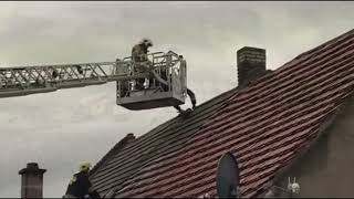 Wideo: W Chociemyśli piorun uderzył w komin