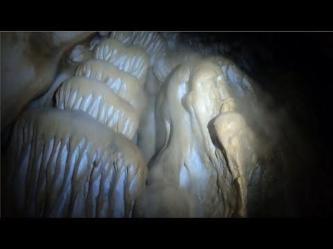 YouTube - Peştera Lenuţa de la Trei Cleanţuri