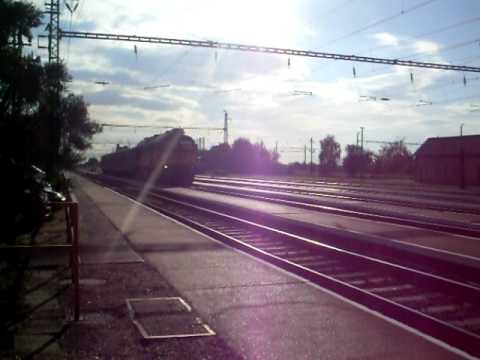 M62 324 személy vonat.AVI