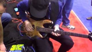 Video thumbnail for Billy Sheehan using the Soundblox Multiwave Bass Distortion by sourceaudioeffects