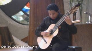 10-string guitarist Perfecto De Castro performs Sarabande in D Major BWV 1012 (J.S. Bach)