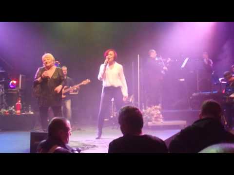 Věra Špinarová a Petra Janů-Tour-2015-Lucerna-15.12.-Dont go breaking my Heart