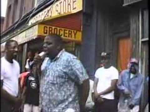 Notorious BIG freestyling in Bed Stuy at age 17