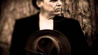 John Hiatt - Love's Not Where We Thought We Left It