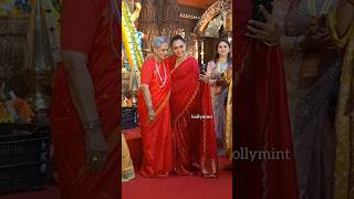Download lagu Jaya Bachchan And Rani mukharji Snapped At Durga Puja mp3