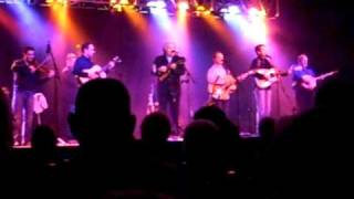 How Mountain Girls Can Love-Ricky Skaggs &amp; Kentucky Thunder